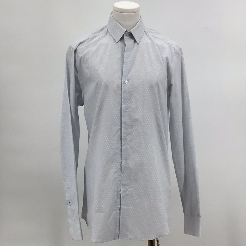 RW&CO. SIZE XS LIGHT BLUE DRESS SHIRT
